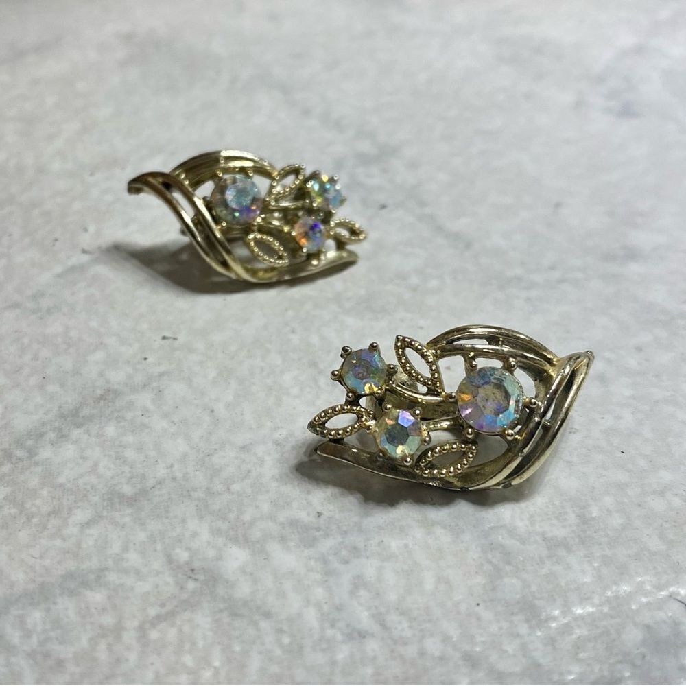 𝅺VINTAGE Coro clip on earrings